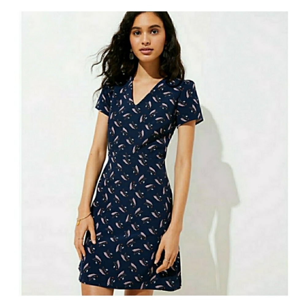 🌼Summer Ready!🌼 Leafed V-Neck Flare Dress